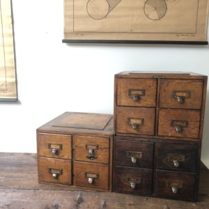 ancien meuble de bureau à tiroirs - ancien petit meuble de rangement