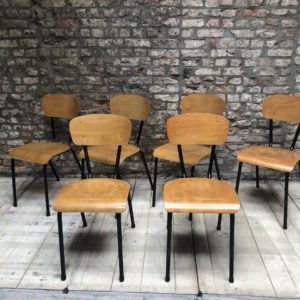 chaises d'ecole