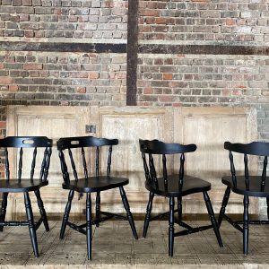 Chaises bistrot en bois noires