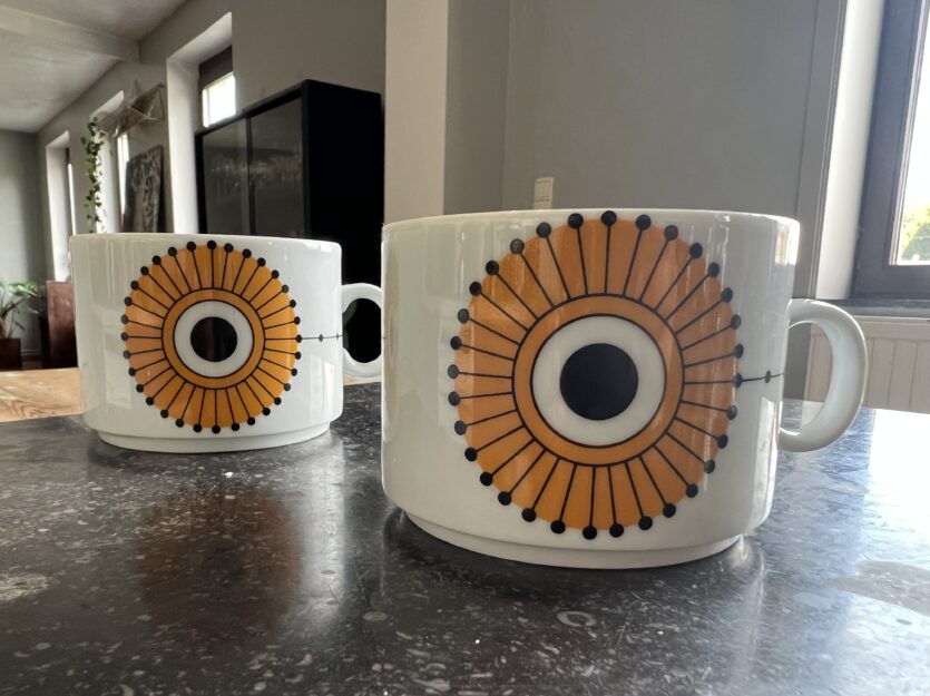 Paire de tasses à café vintage