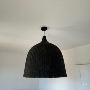 Grande suspension en osier noire